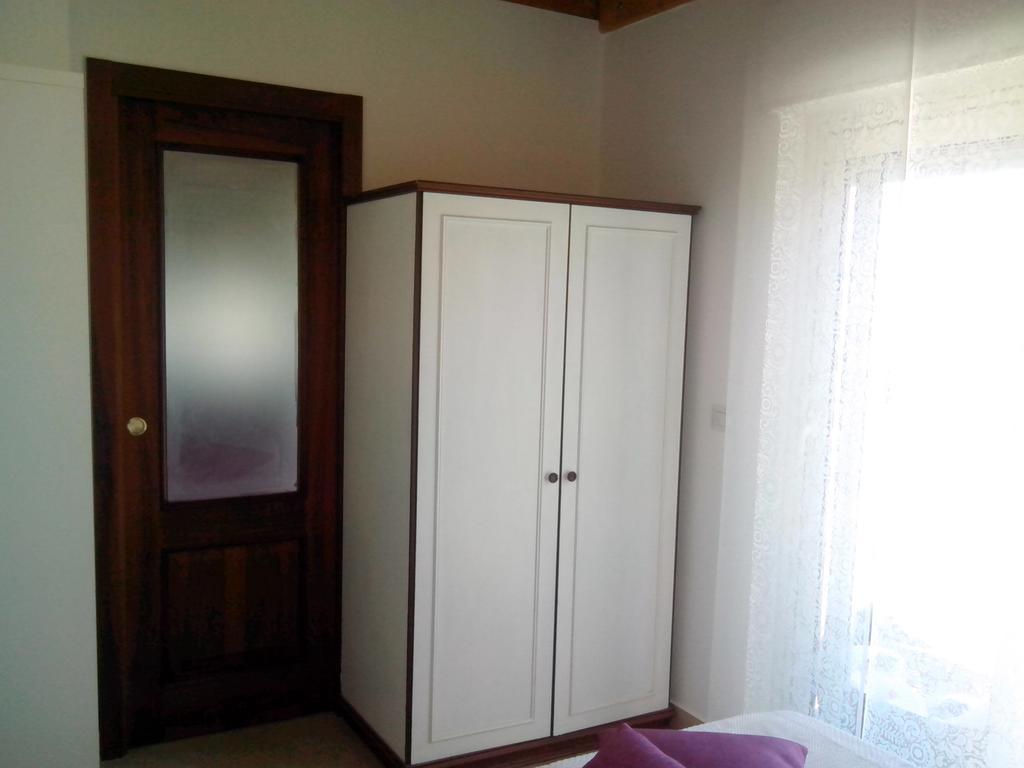 Pozzo Lazzaro Apartments Santa Teresa Di Riva Oda fotoğraf